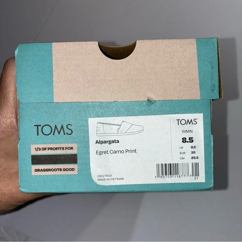 TOMS Alpargata Egret Camo Slip On Womens 8.5 NIB Beige Flats Casual